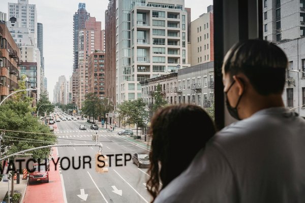 Où trouver une location de vacances en Bretagne avec des cours de broderie et des balades en bord de mer?
