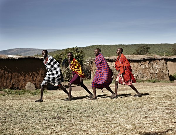 Comment découvrir les traditions artisanales des tribus Maasai au Kenya : visites et rencontres ?